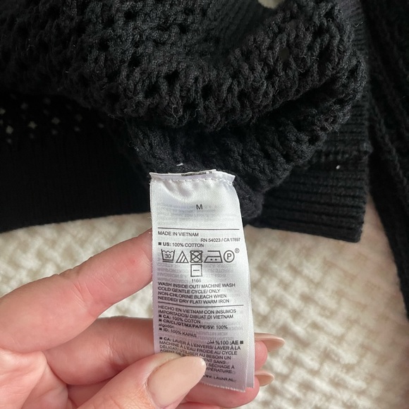 Old Navy Sweater - Picture 7 of 7